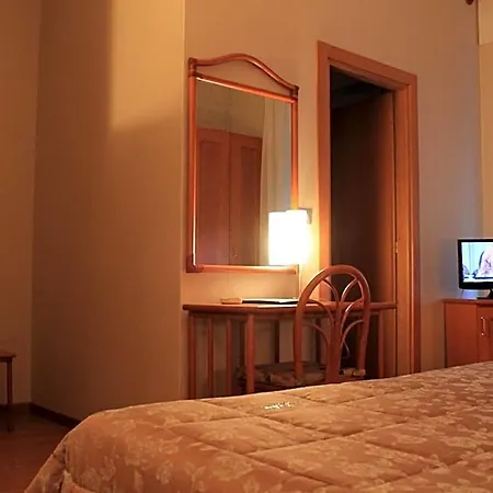 فندق Kristina إمبيريا