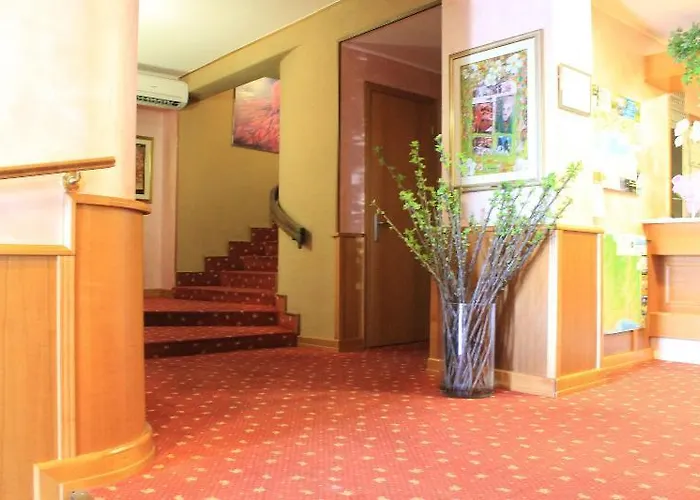 Kristina Hotel 3*