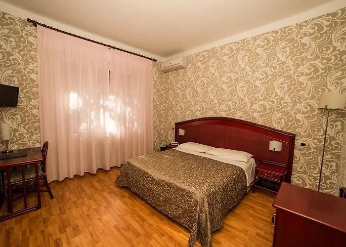 Kristina Hotel 3*